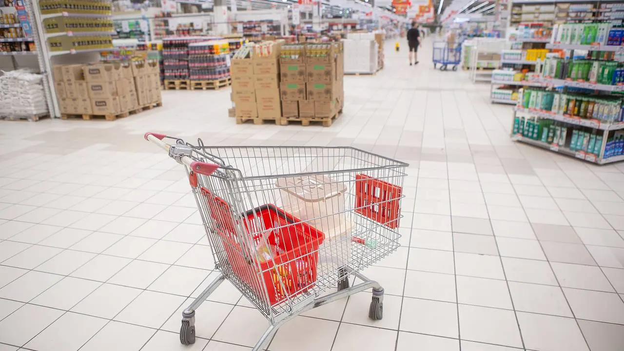 Активы Auchan передали под управление из-за складов