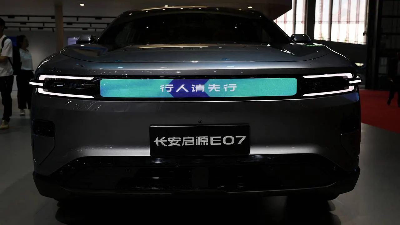 «Первым появится кроссовер C-класса». Changan анонсировал Nevo в РФ