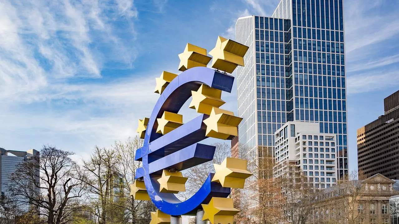 Почти 3 млрд евро одобрены для Украины в Брюсселе