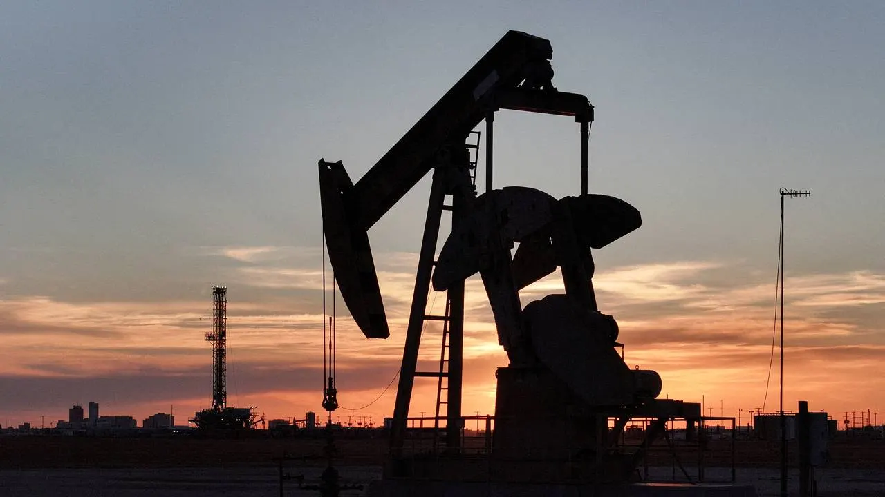 На торгах нефть Brent опустилась до полуторанедельного минимума
