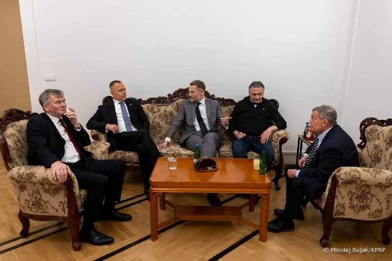 Навроцкий потребовал вывода силовиков