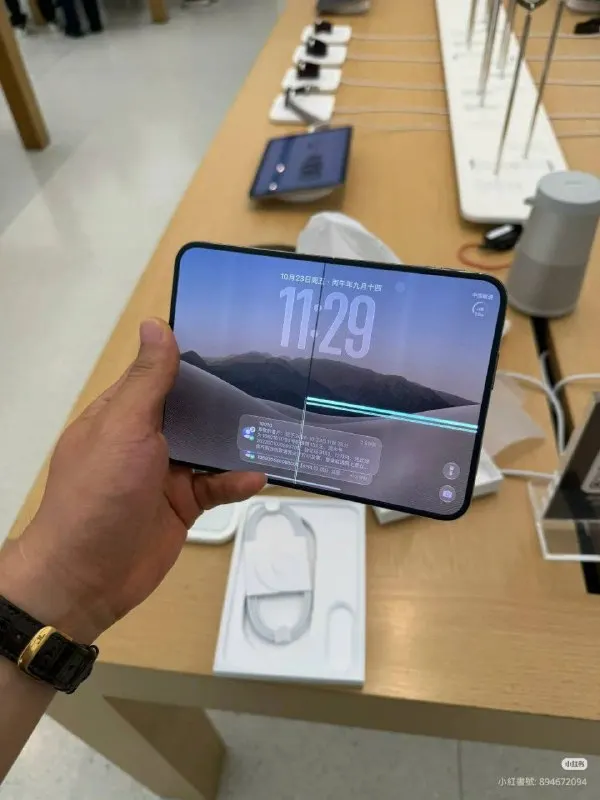 «Не выходя из магазина»: экран iPhone Duo трескается у первых покупателей