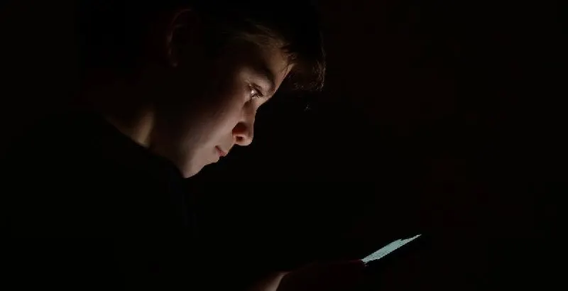 ИИ-боты: Нью-Йорк ввёл ограничения для детей